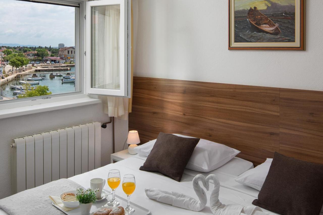 Pansion Andelko Bed & Breakfast Starigrad Paklenica Exterior foto